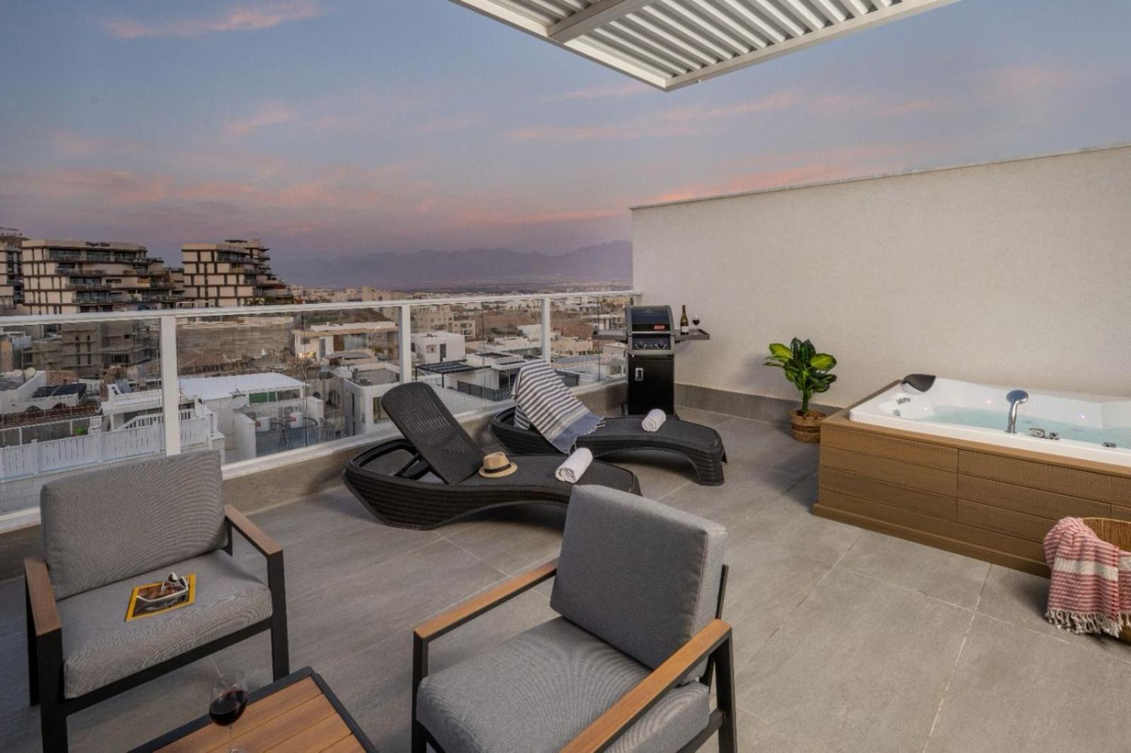 Mountain And Sea View - Penthouse With Private Pool Daire Eilat Dış mekan fotoğraf